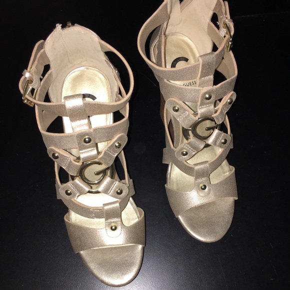 Guess - Picture 2 of 3